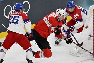 Skandální zářez českých hokejistů? Fanoušci tvrdě kritizují rozhodčí a zatratili šance Pastrňákova týmu na medaili